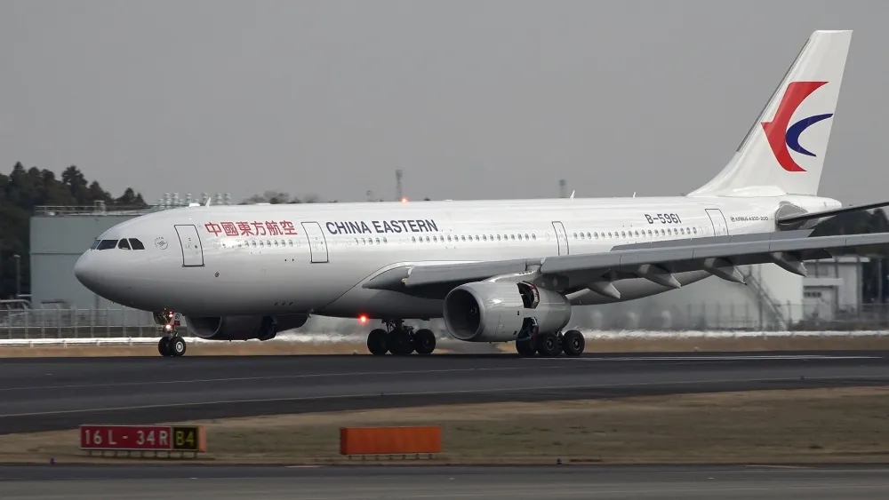 Seven hurt in China Eastern turbulence